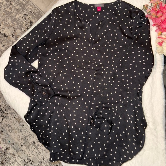 Vince Camuto Tops - 3 x 20$ Vince Camuto Black and White Polka Dot Blouse Size S